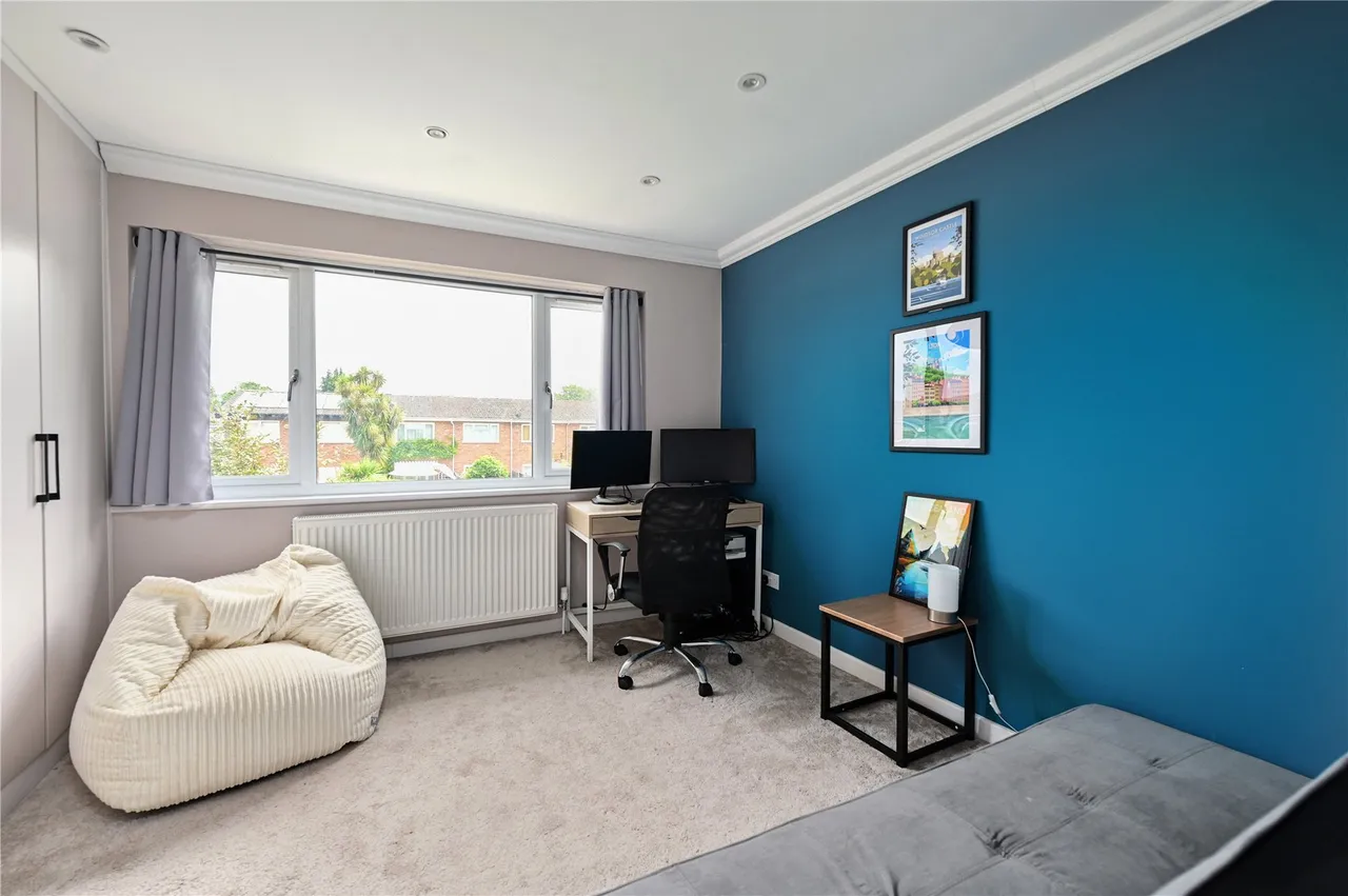 Peket Close, Staines, TW18, photo 7