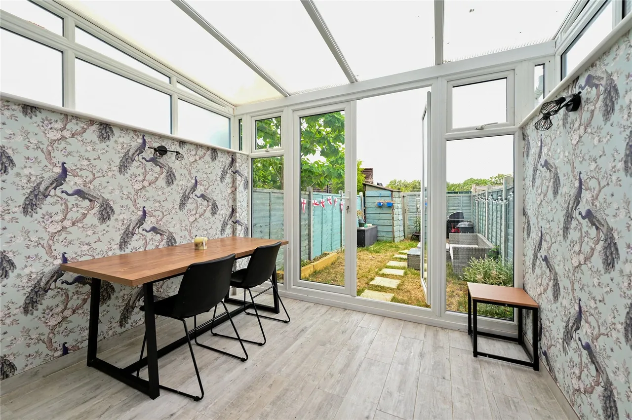 Peket Close, Staines, TW18, photo 4