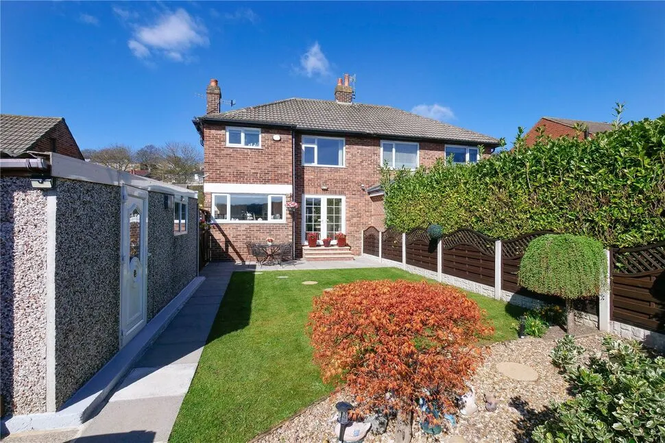 St. James Road, Baildon, West Yorkshire, BD17, photo 2