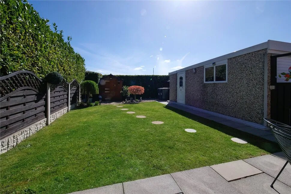 St. James Road, Baildon, West Yorkshire, BD17, photo 7