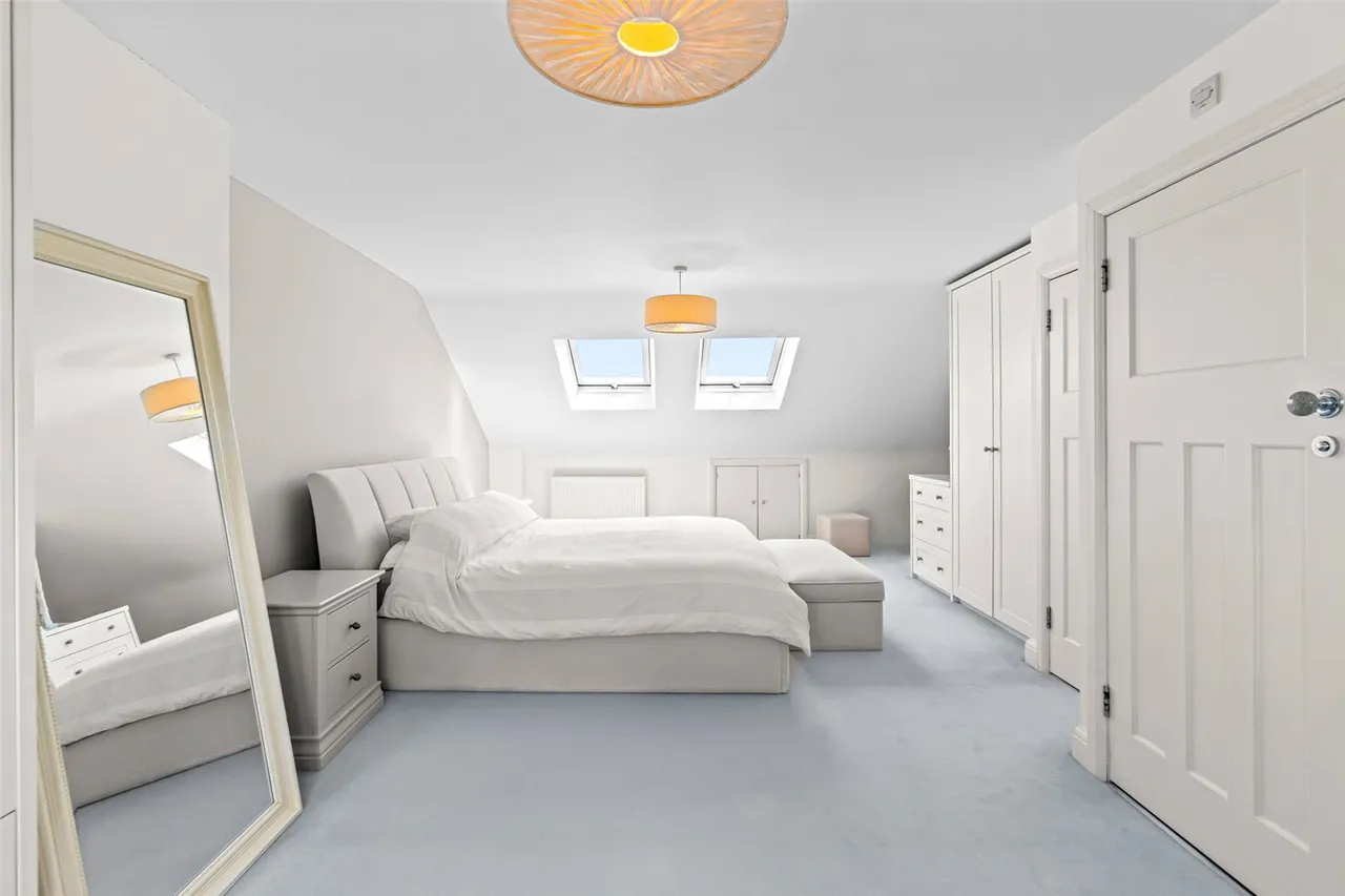 Cambridge Crescent, Teddington, TW11 8DX, photo 11