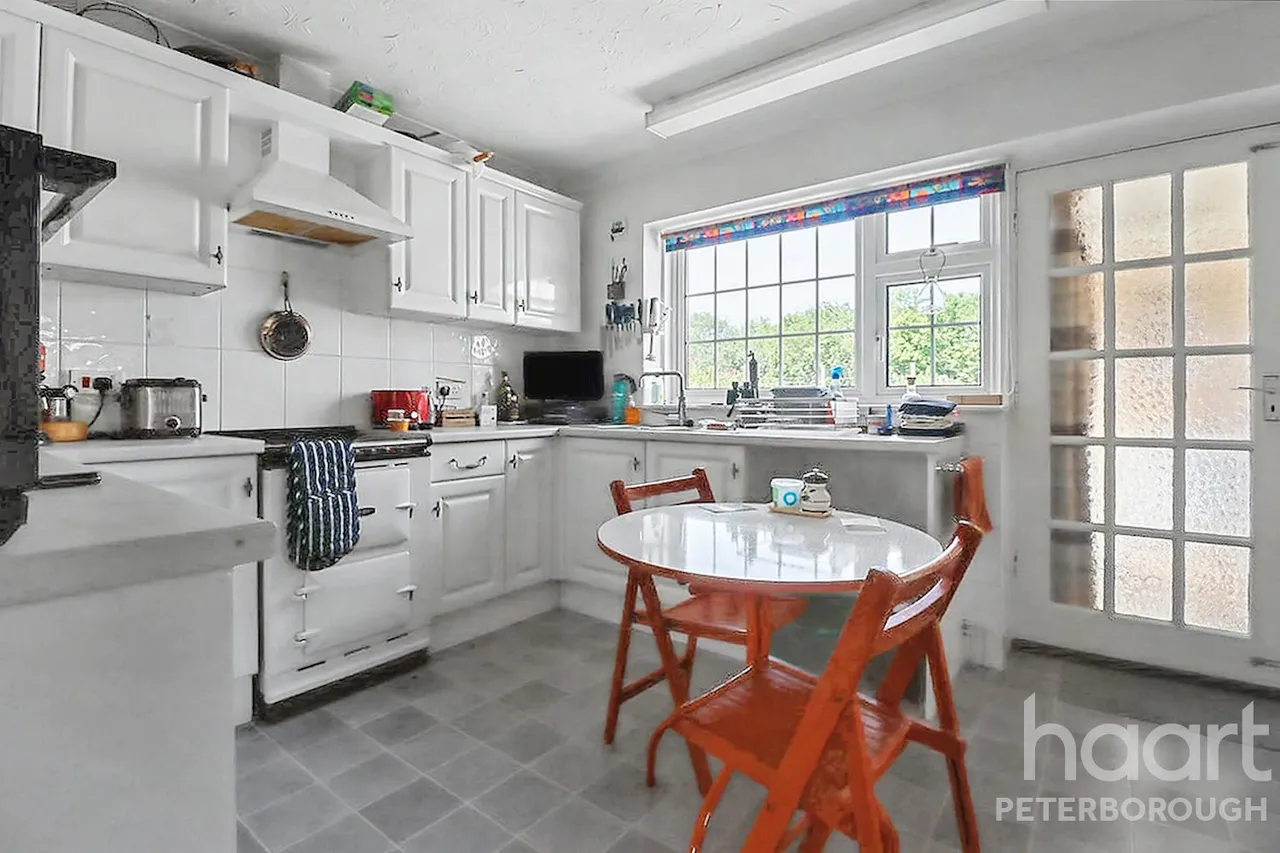 High Street, Maxey, PE6, photo 8