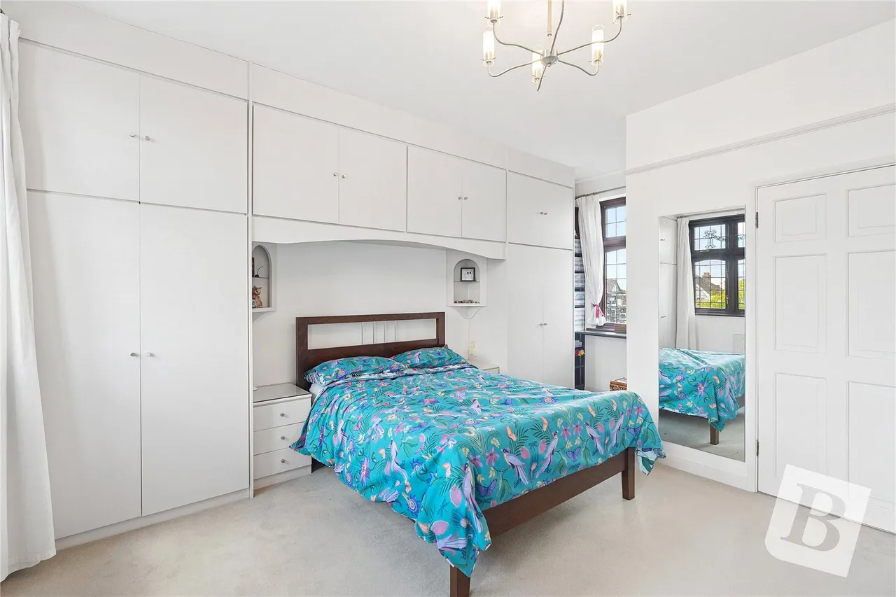 Engayne Gardens, Upminster, RM14, photo 17