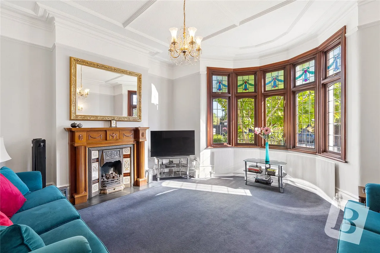 Engayne Gardens, Upminster, RM14, photo 4
