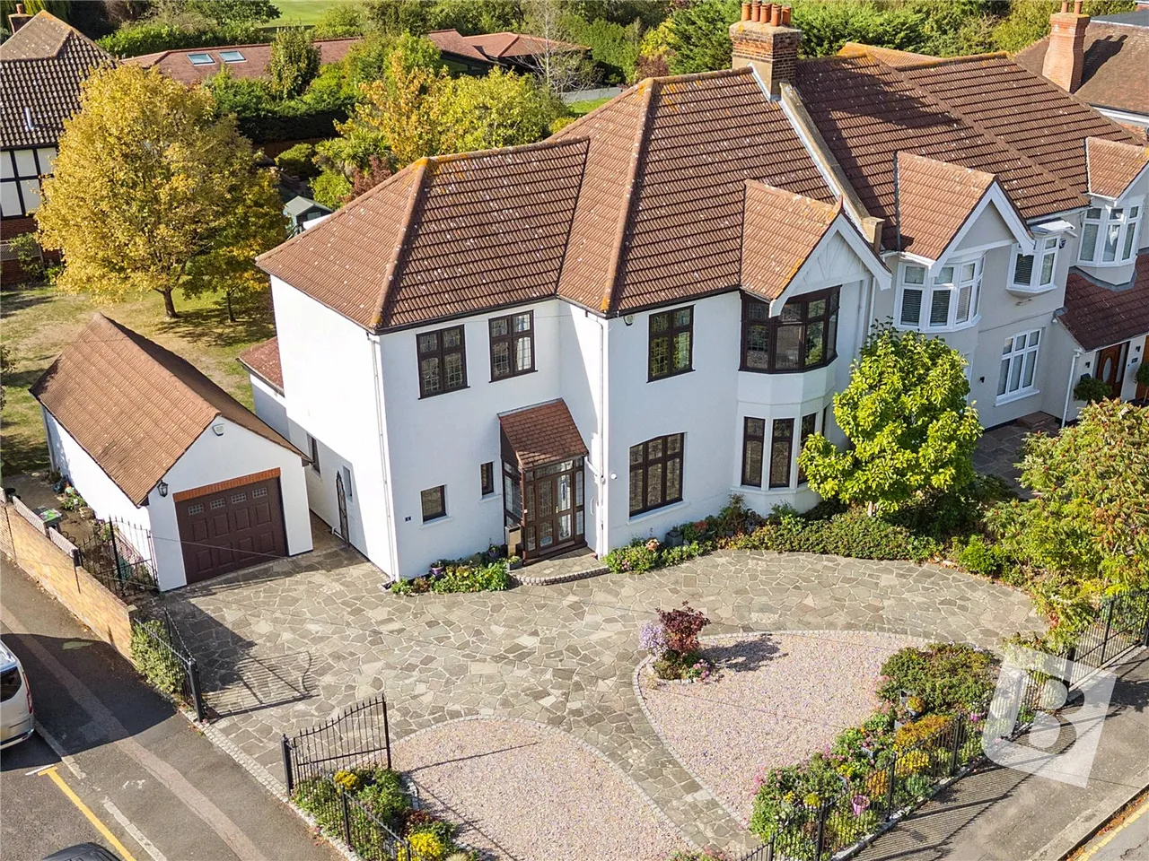 Engayne Gardens, Upminster, RM14, photo 25