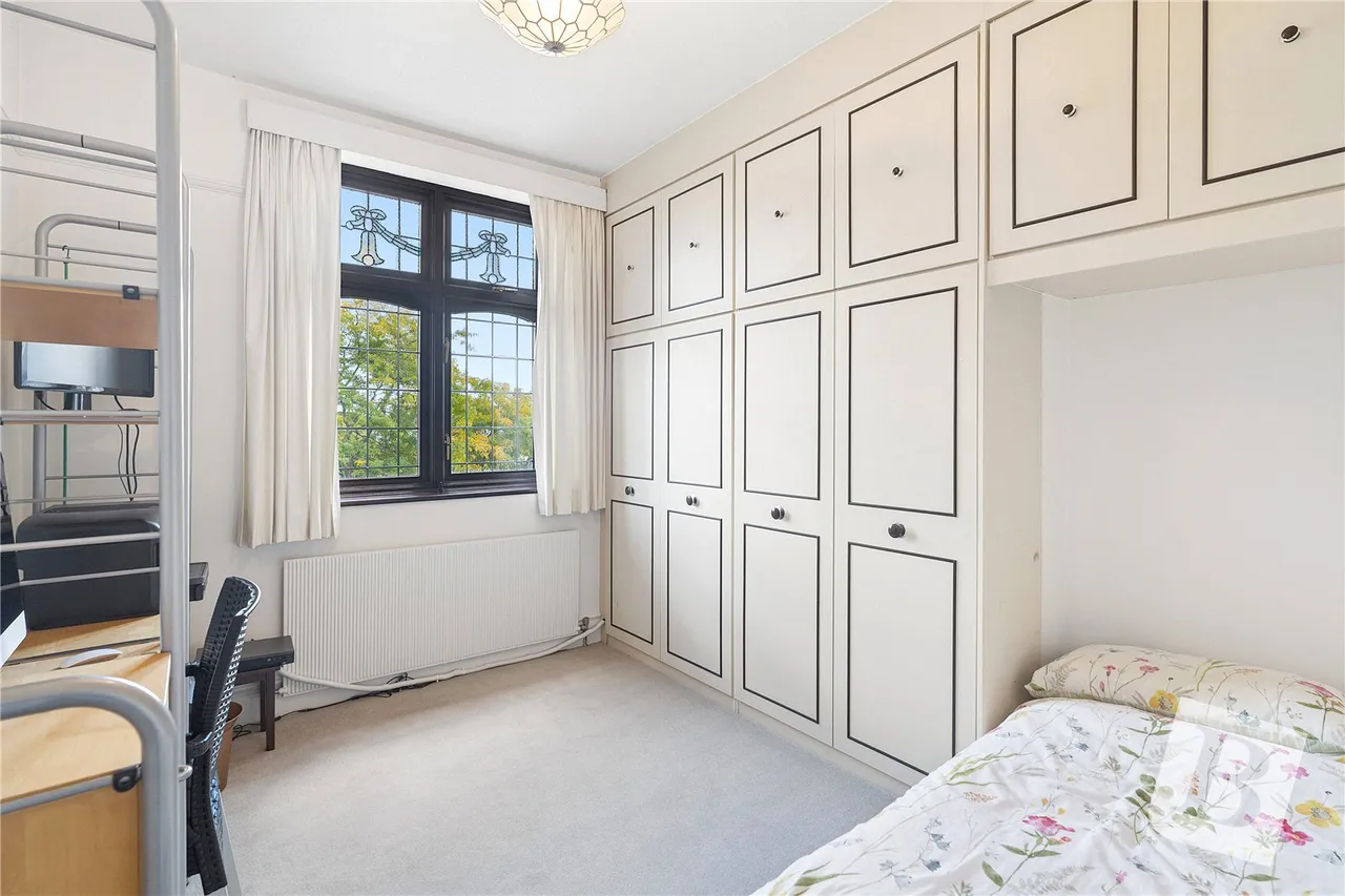 Engayne Gardens, Upminster, RM14, photo 22