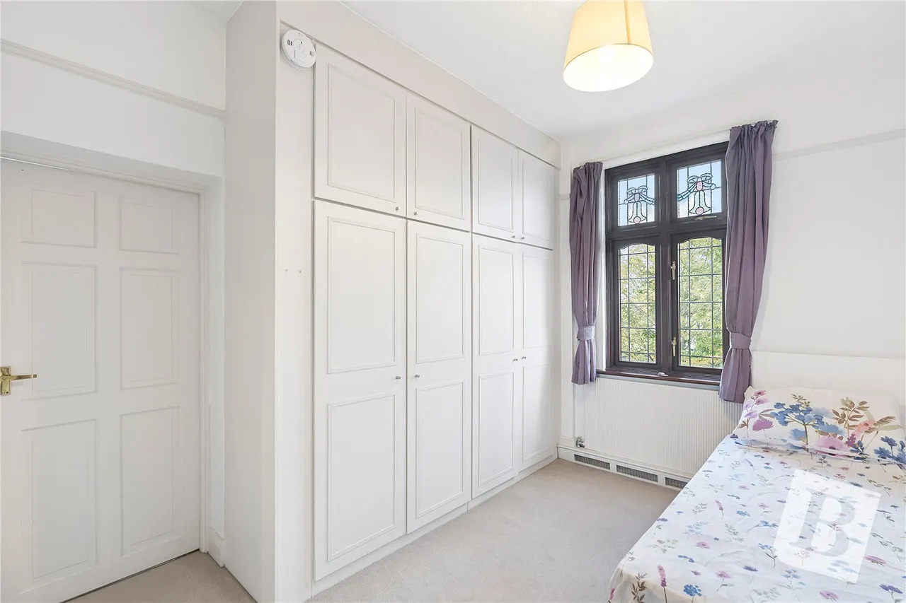 Engayne Gardens, Upminster, RM14, photo 23