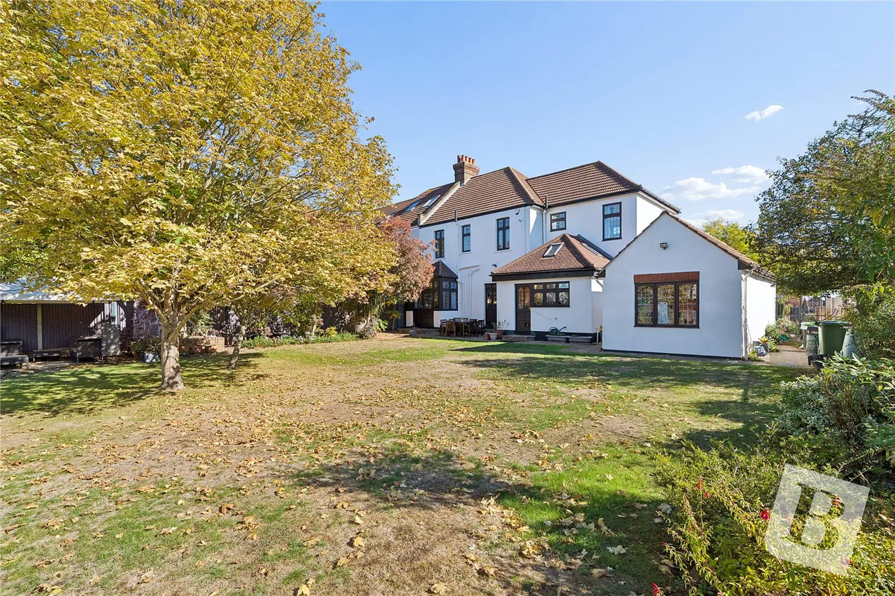 Engayne Gardens, Upminster, RM14, photo 14