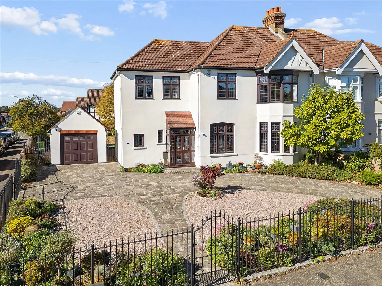 5 bed house for sale, Engayne Gardens, Upminster, RM14