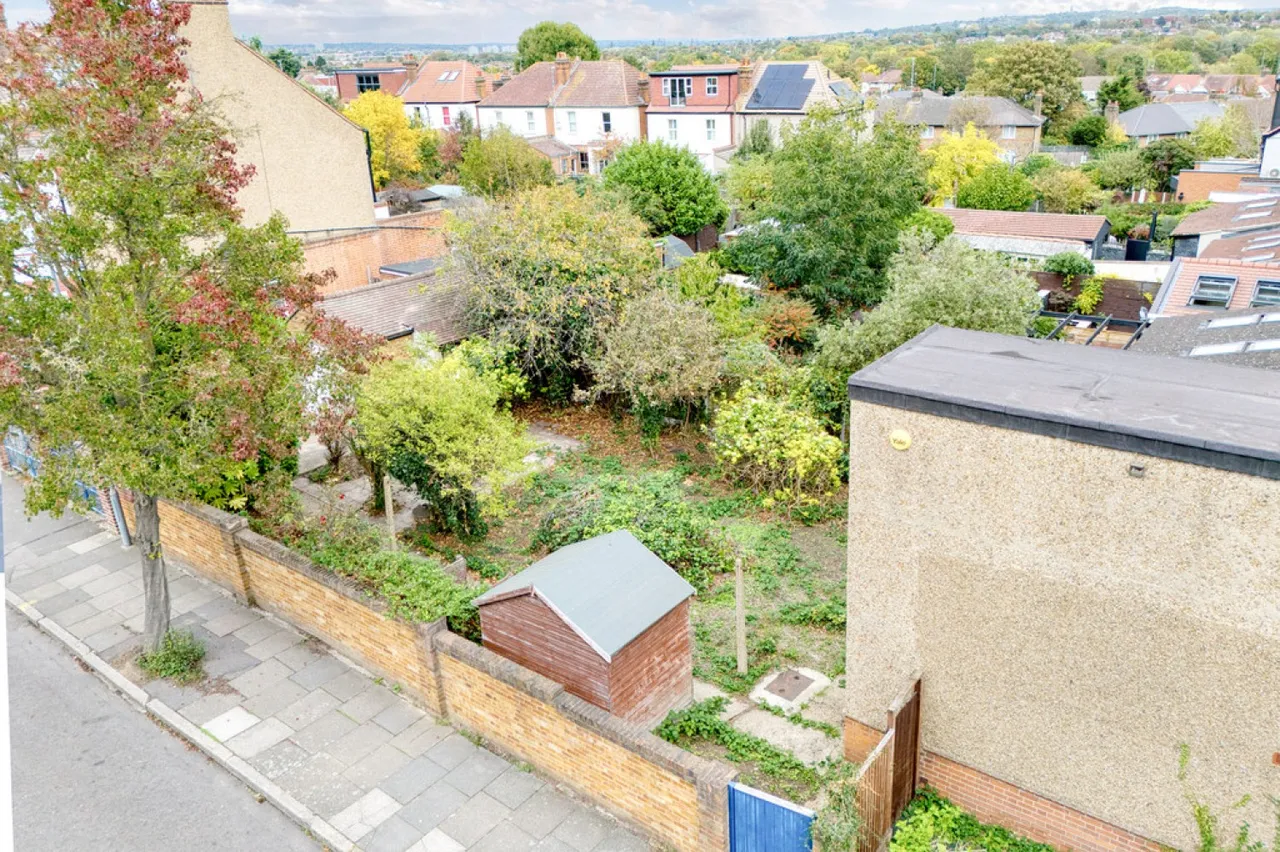 Redbridge Lane West, photo 6