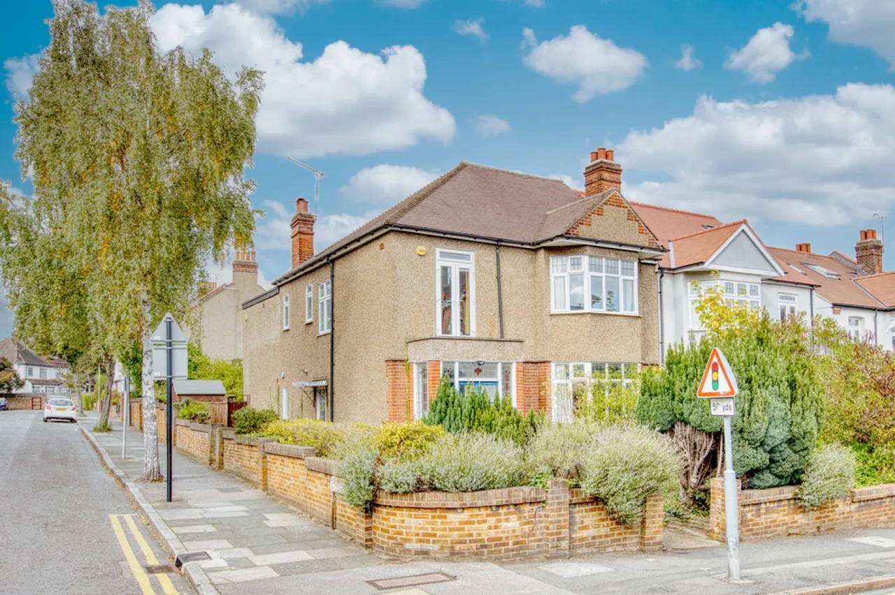 4 bed house for sale — Redbridge Lane West