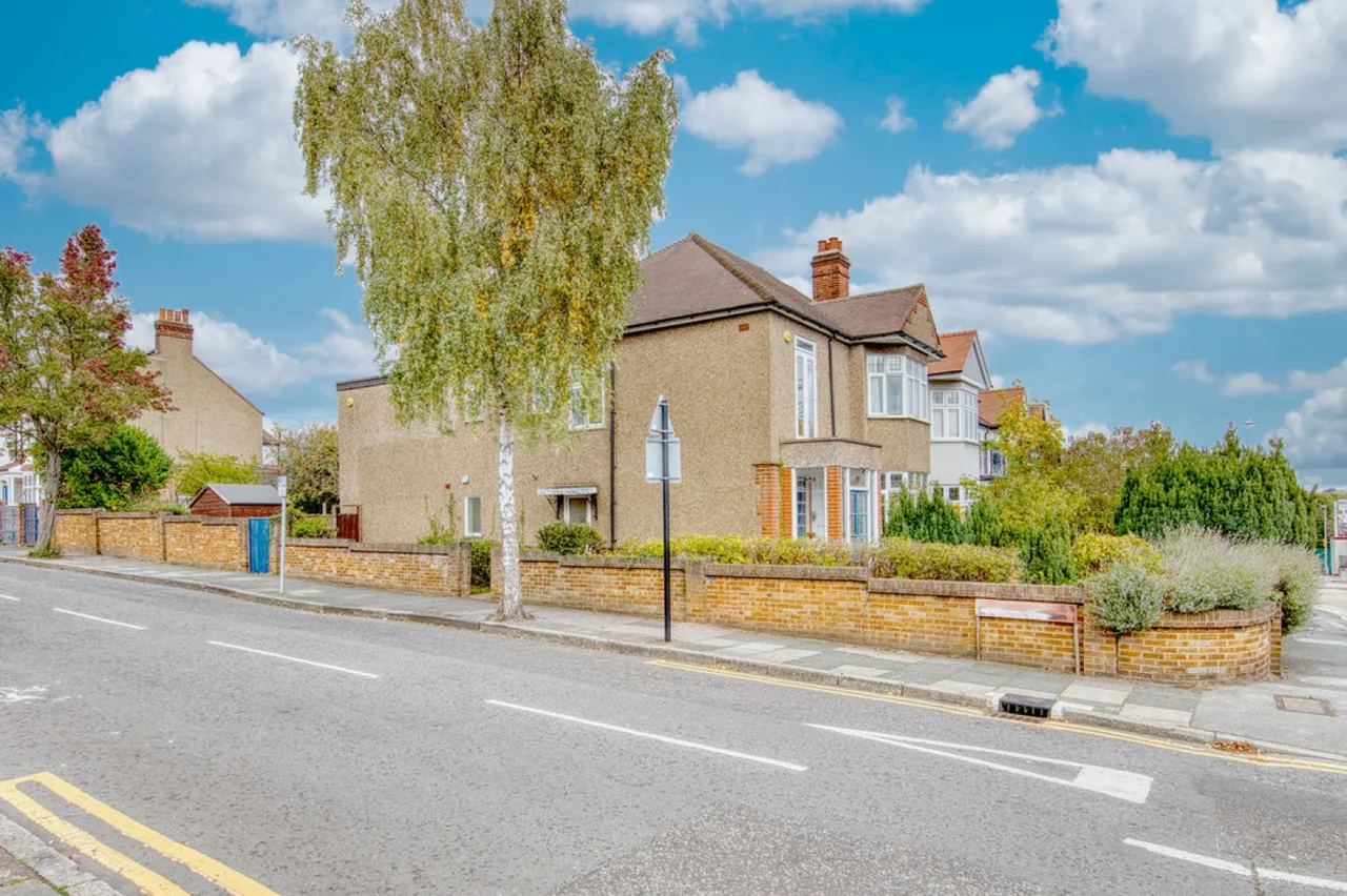Redbridge Lane West, photo 11