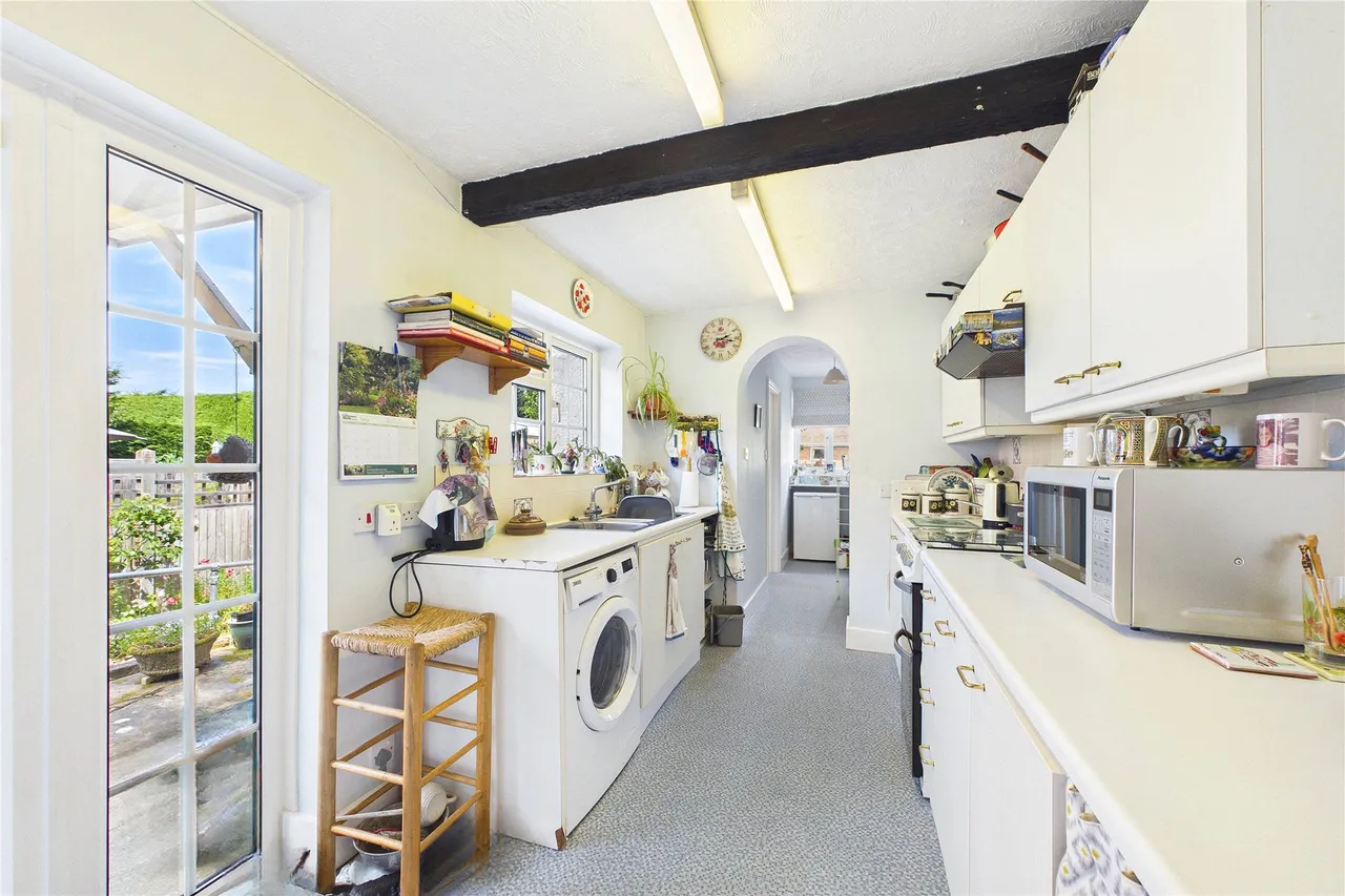 MacDonald Road, Lightwater, GU18, photo 5
