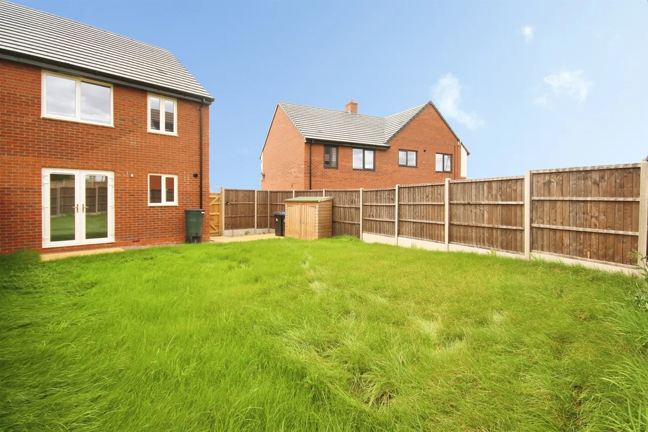 Wyre Lane, Long Marston, CV37, photo 9
