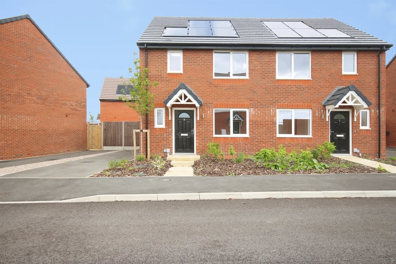 3 bed house for sale, Wyre Lane, Long Marston, CV37