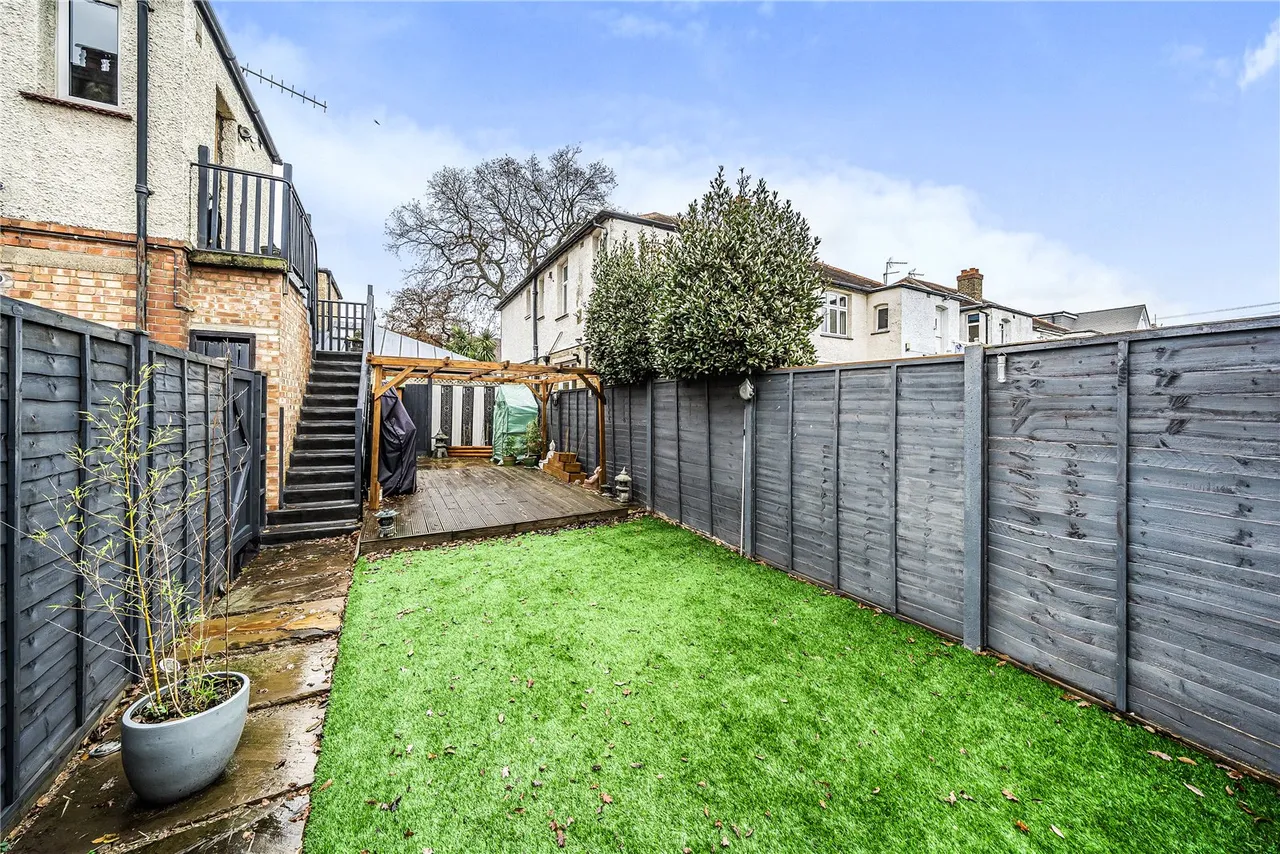 Chestnut Avenue, Hampton, TW12 2NU, photo 10