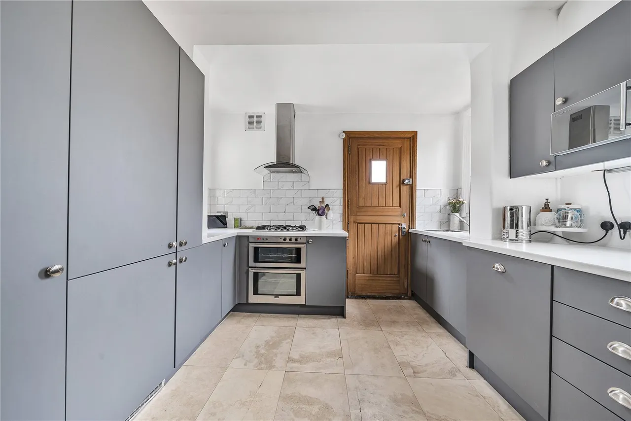 Chestnut Avenue, Hampton, TW12 2NU, photo 5