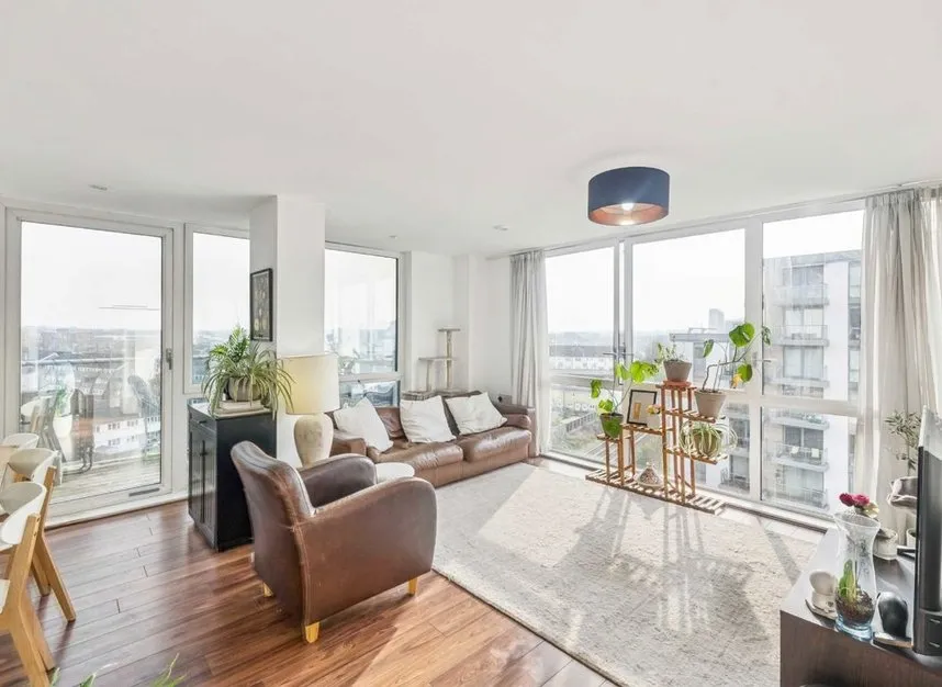 Clayponds Lane, Brentford, TW8, photo 2