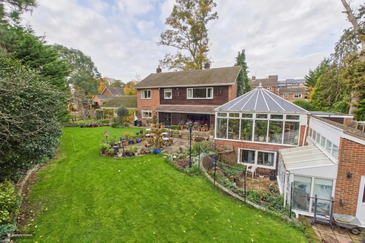 5 bed house for sale — Bassett Wood Drive, Southampton