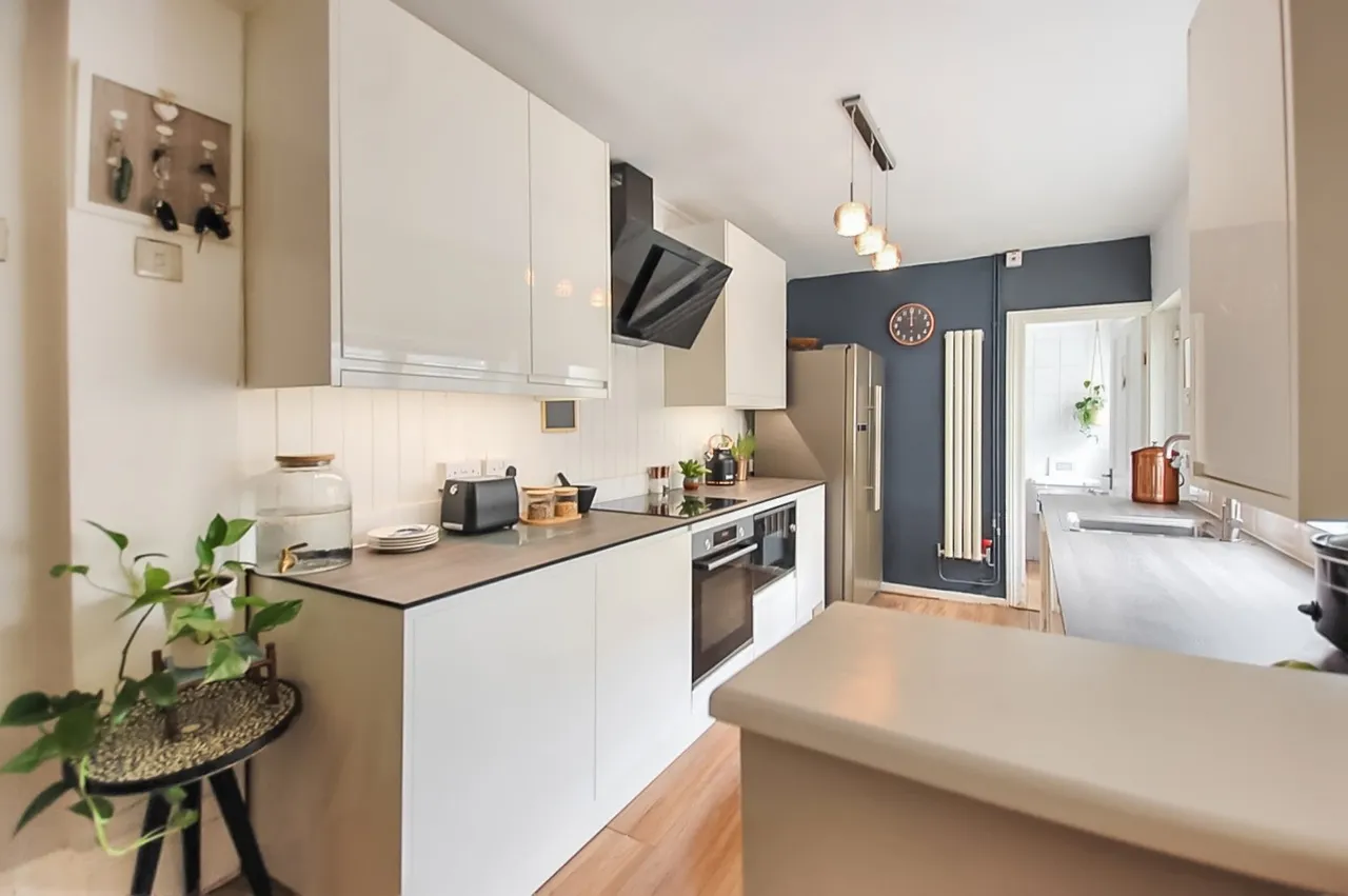 London Road, Charlton Kings, Cheltenham, GL52 6YX, photo 3