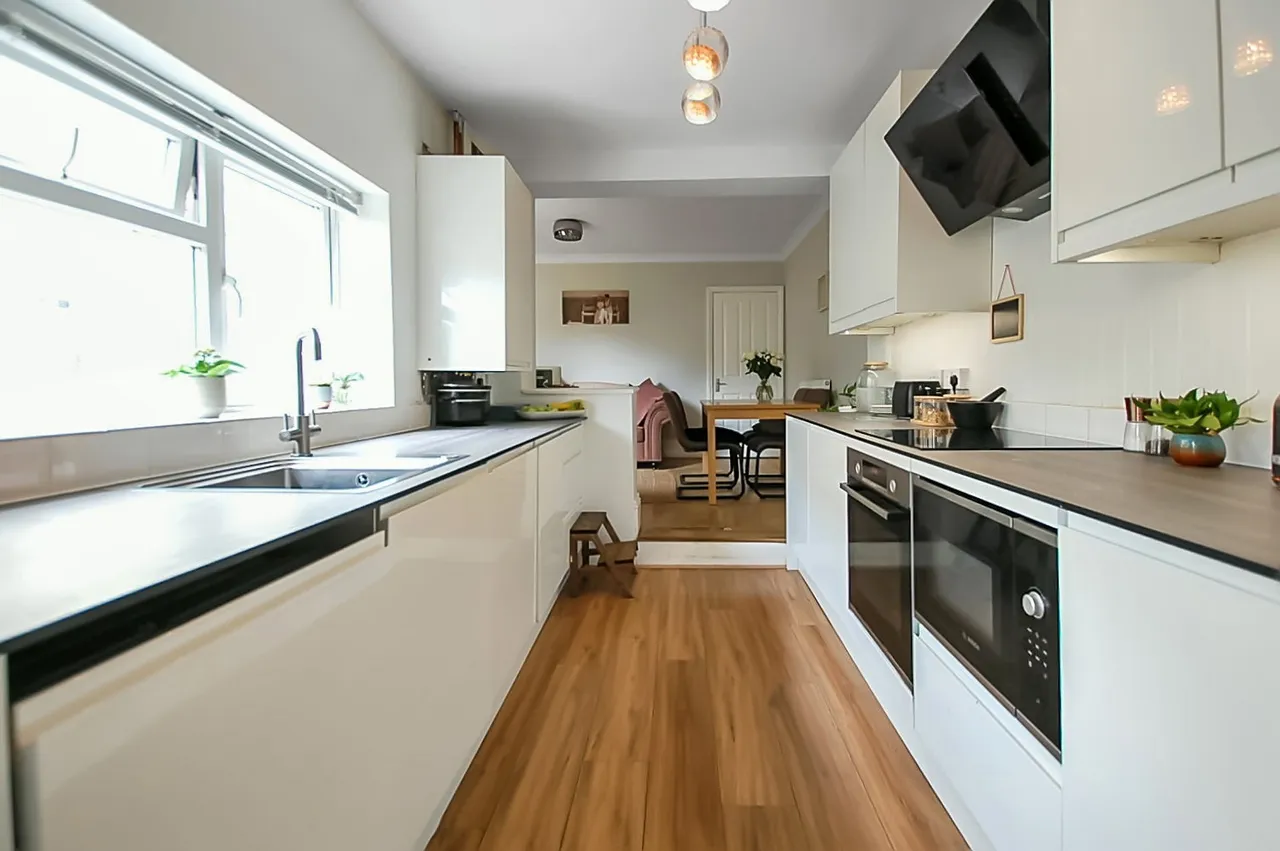London Road, Charlton Kings, Cheltenham, GL52 6YX, photo 5