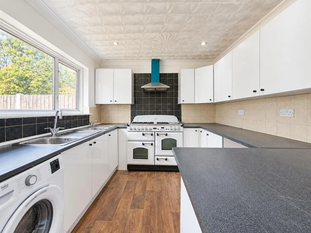 6 bed house to rent, Semi-Detached To LetLady Margaret Road, Southall, UB1