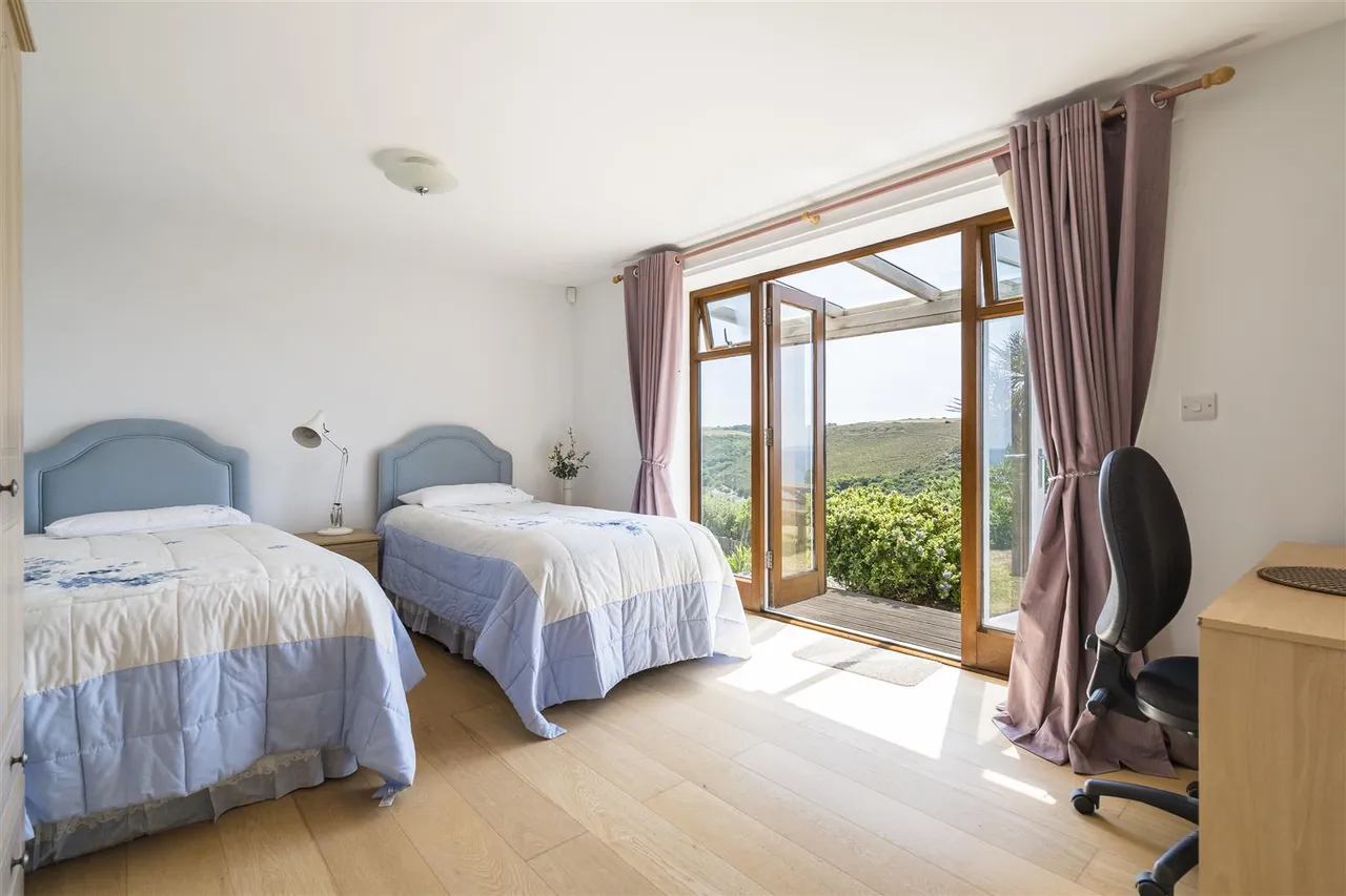 Eastcliff, Porthtowan, photo 9