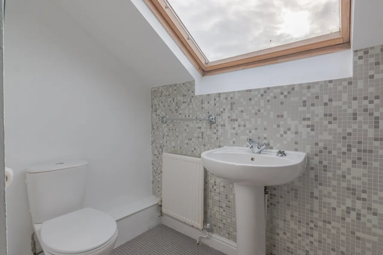 Ferrand Lane, Bingley, BD16, photo 11