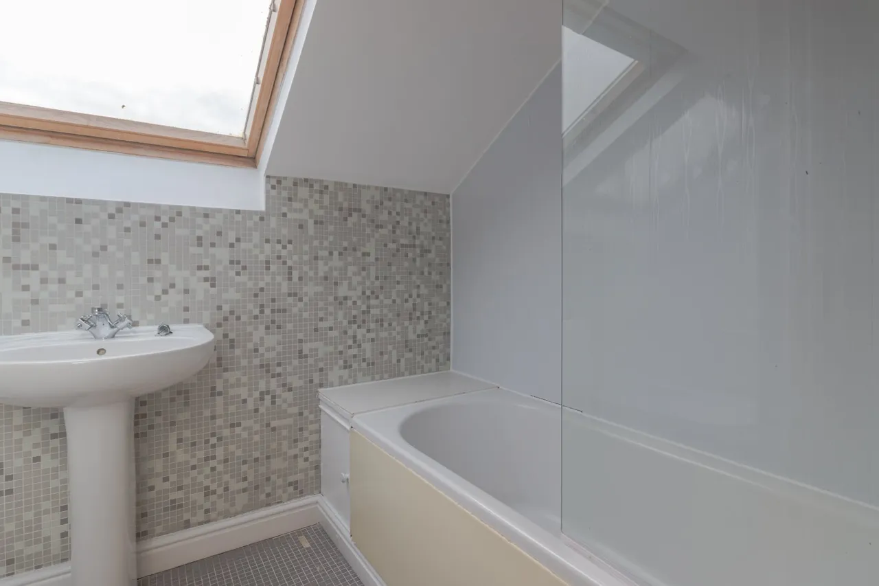 Ferrand Lane, Bingley, BD16, photo 10