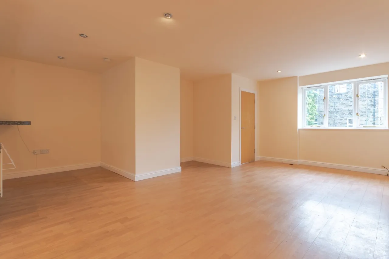 Ferrand Lane, Bingley, BD16, photo 4