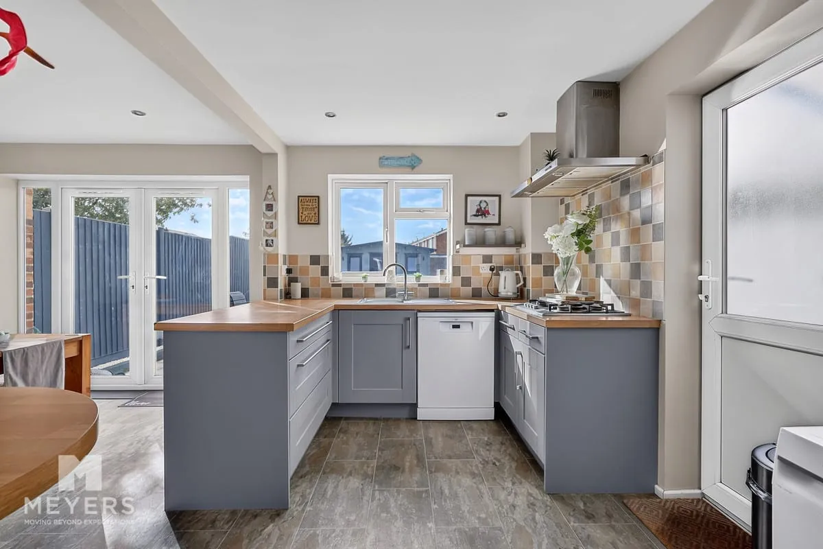 Bronte Avenue, Christchurch, BH23, photo 13