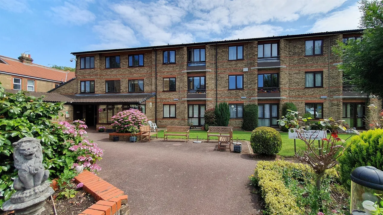 1 bed retirement property for sale — Gordon Hill, Enfield