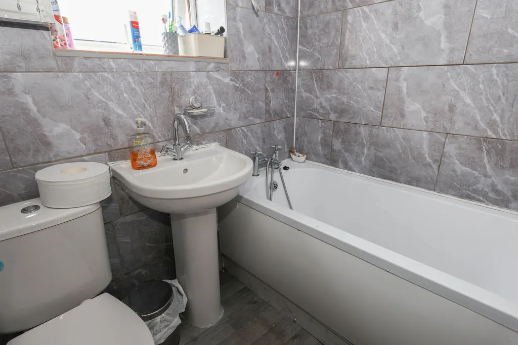 Rugby Road, Rochdale OL12 0DZ, photo 10