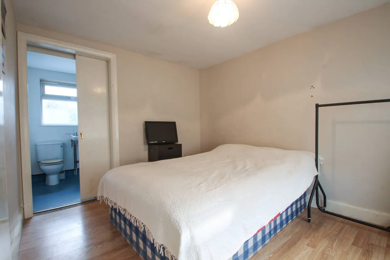 Ingleton Avenue, Welling, photo 5