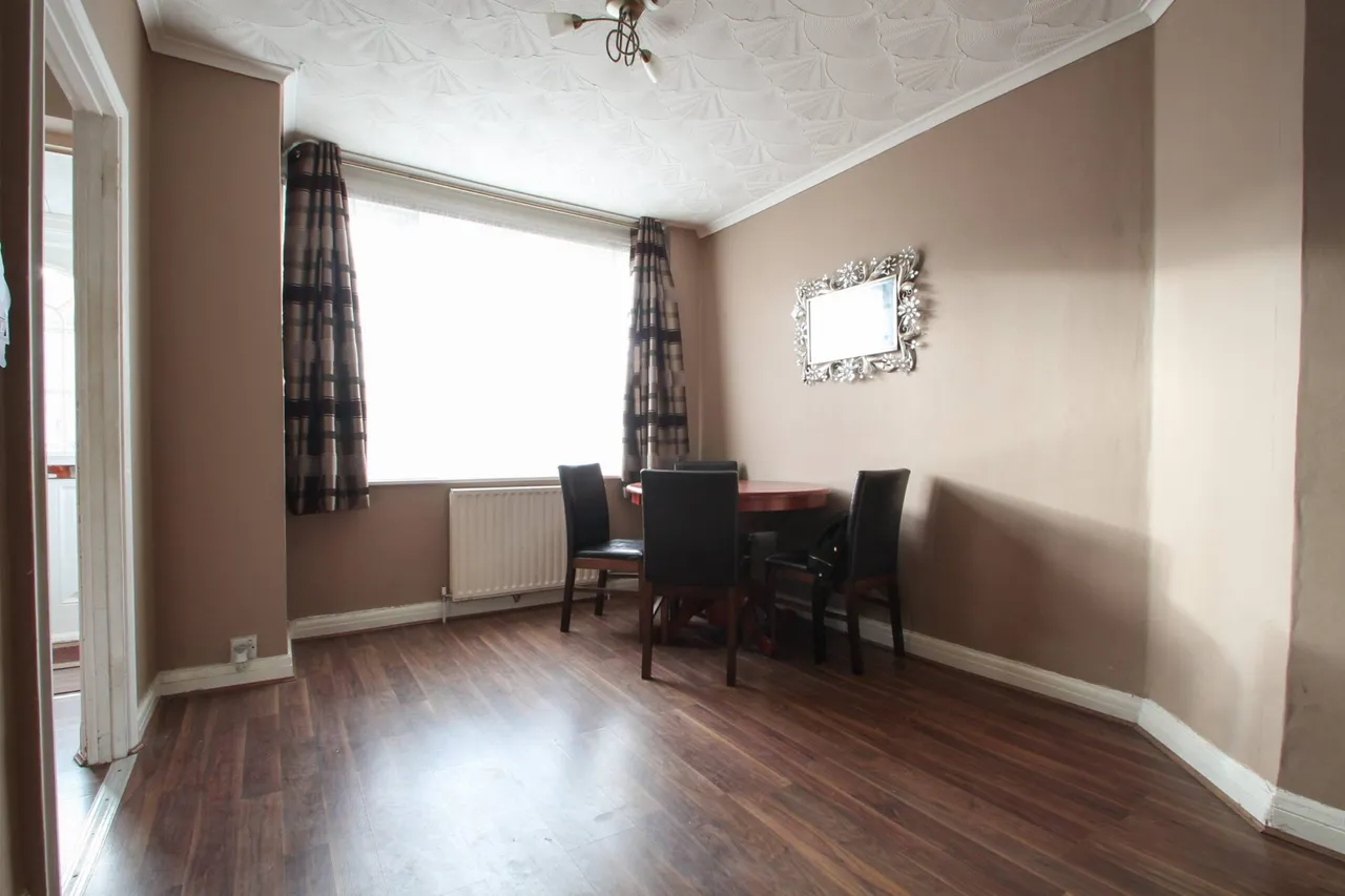 Ingleton Avenue, Welling, photo 4