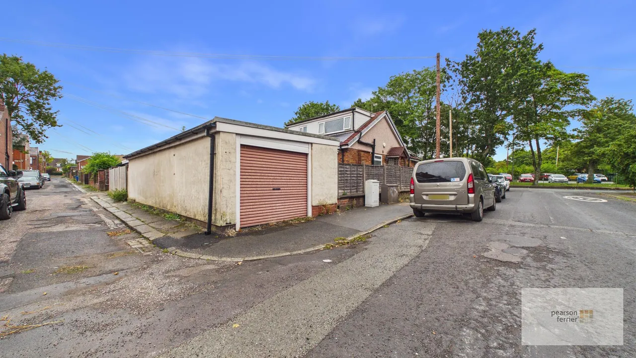 Milner Avenue, Bury, BL9 6NG, photo 14