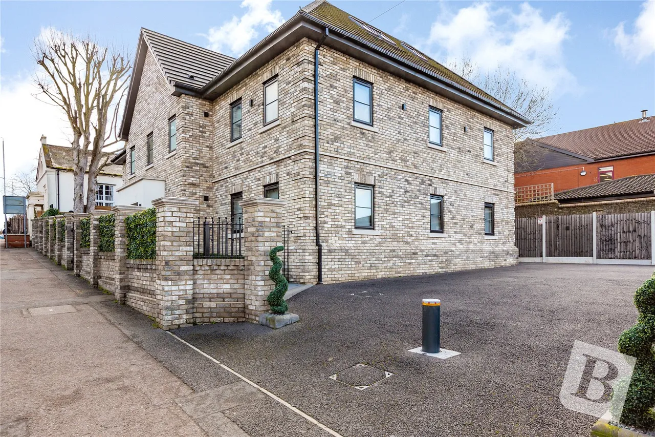 St. Marys Lane, Upminster, RM14, photo 14