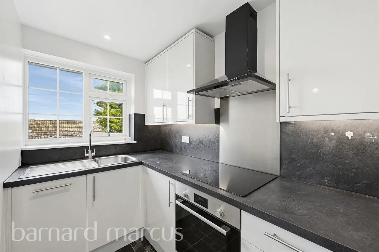 Minstrel Gardens, Surbiton, KT5, photo 6