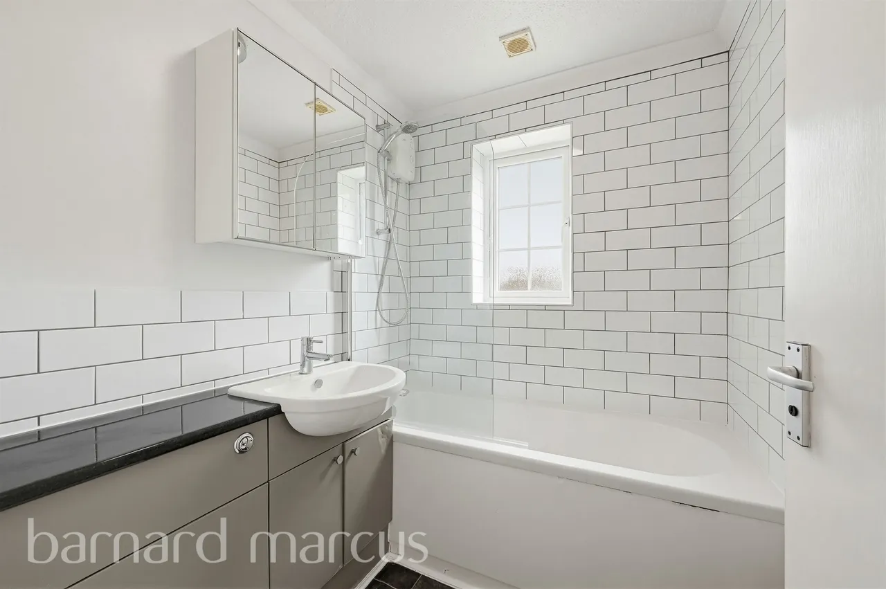 Minstrel Gardens, Surbiton, KT5, photo 8