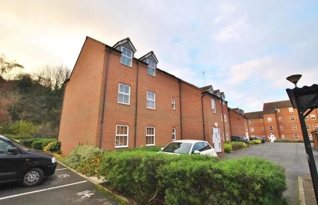 2 bed flat for sale, Stokesay Walk, West Bridgford, NG2