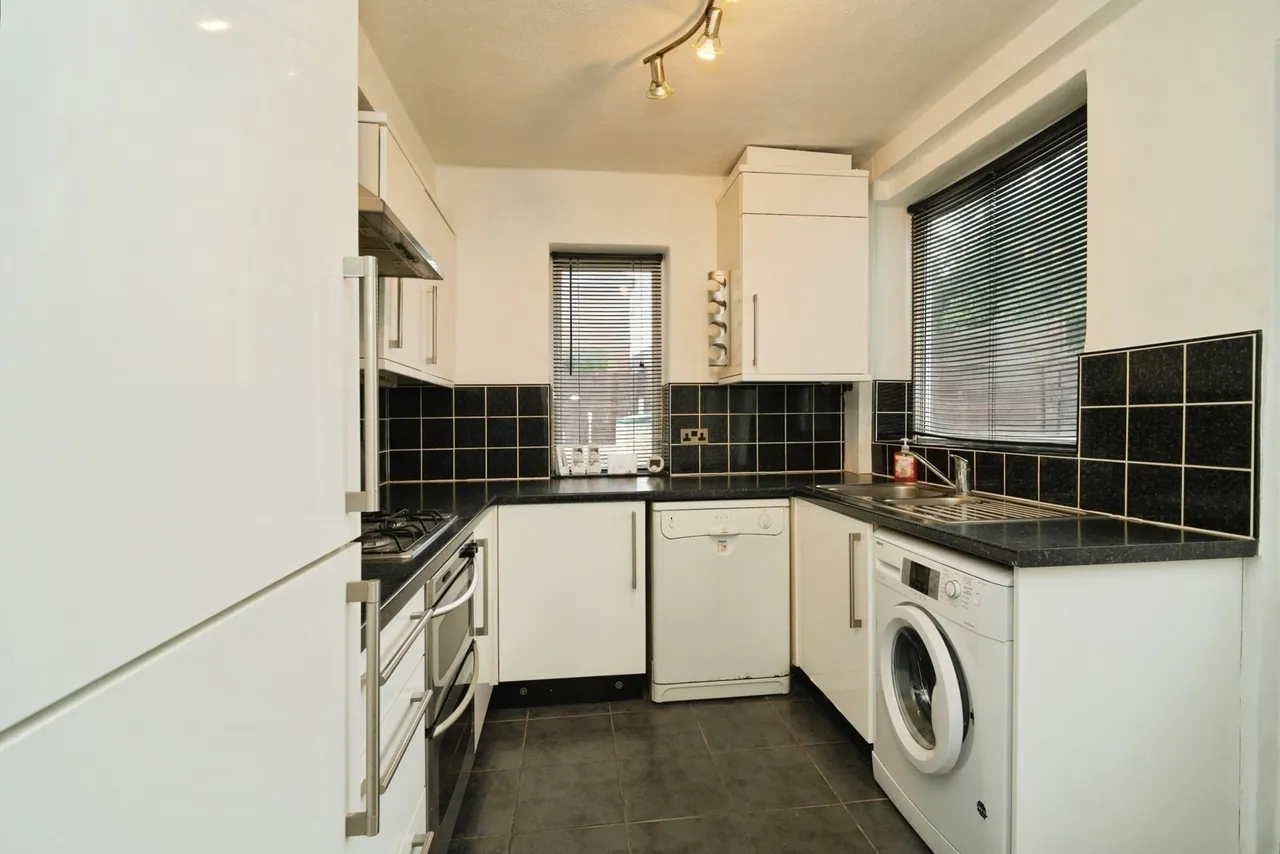 Partington Lane, Swinton, M27, photo 8