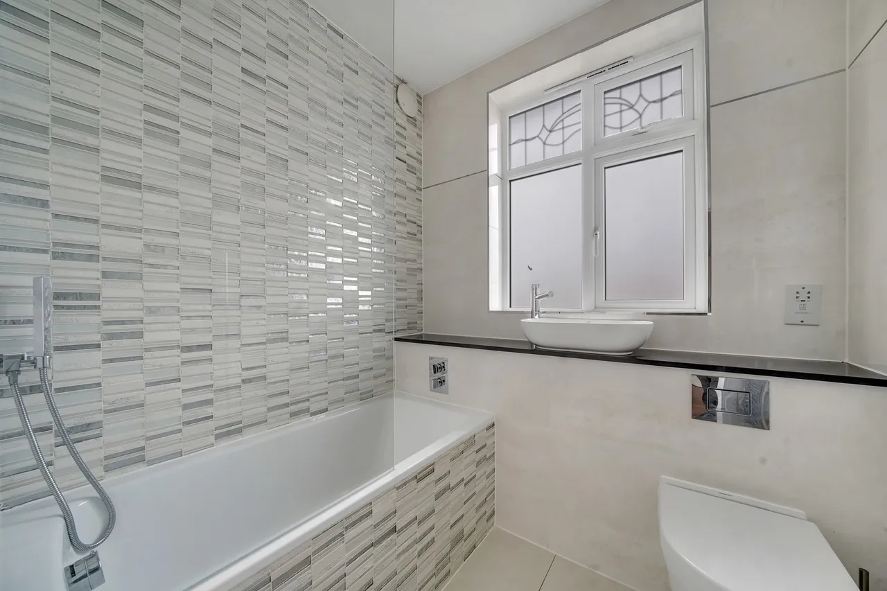 4 Buckingham Road, Wanstead, London, Greater London, E11 2EB, photo 19