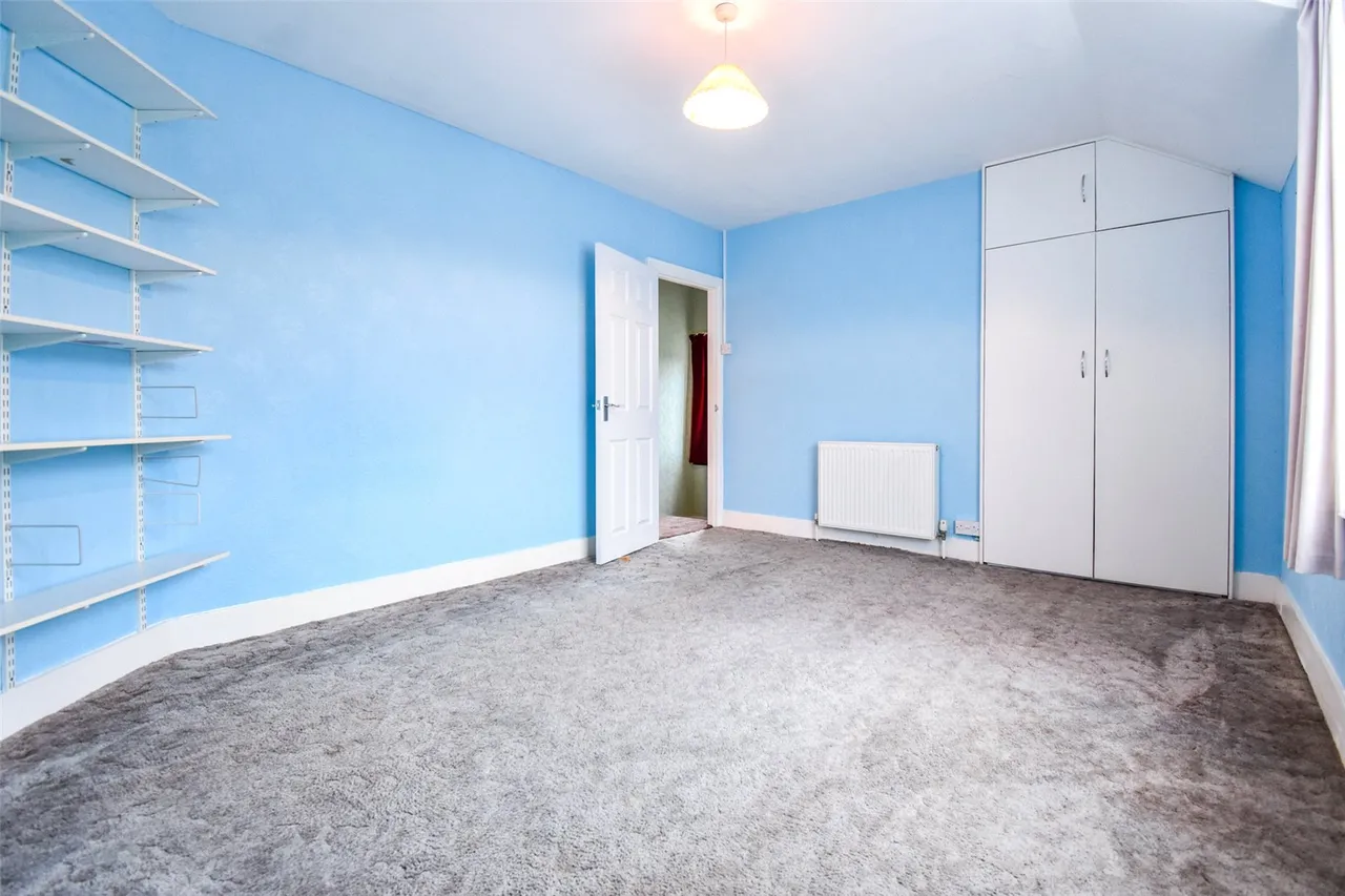 Hurlands Close, Farnham, Surrey, GU9 9JF, photo 4
