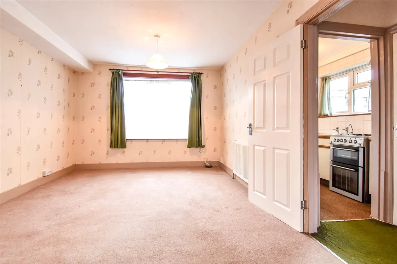 Hurlands Close, Farnham, Surrey, GU9 9JF, photo 8
