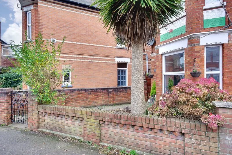 Spurgeon Road Kings Park, Bournemouth BH7 6LZ, photo 2