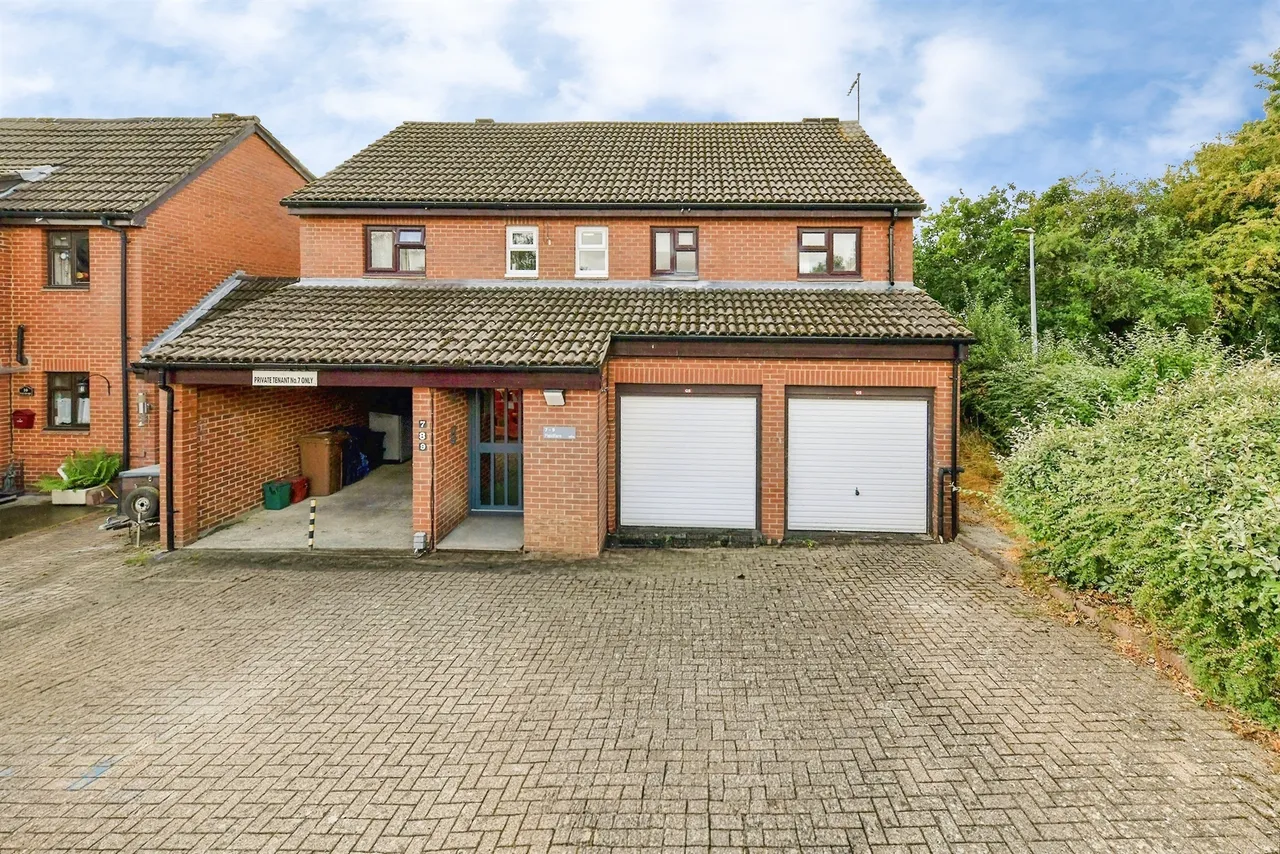 1 bed flat for sale — Fieldfare, Stevenage