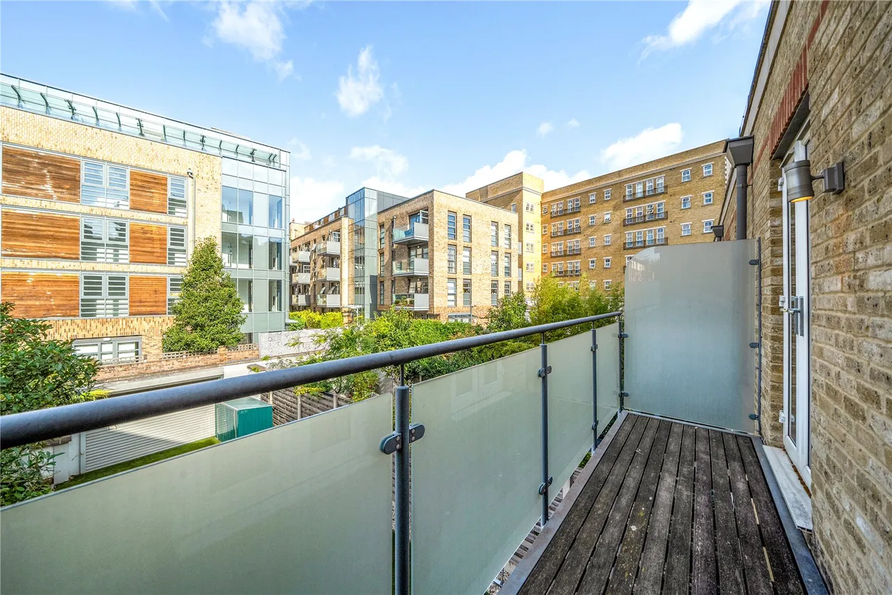 Pages Walk, London, SE1, photo 16