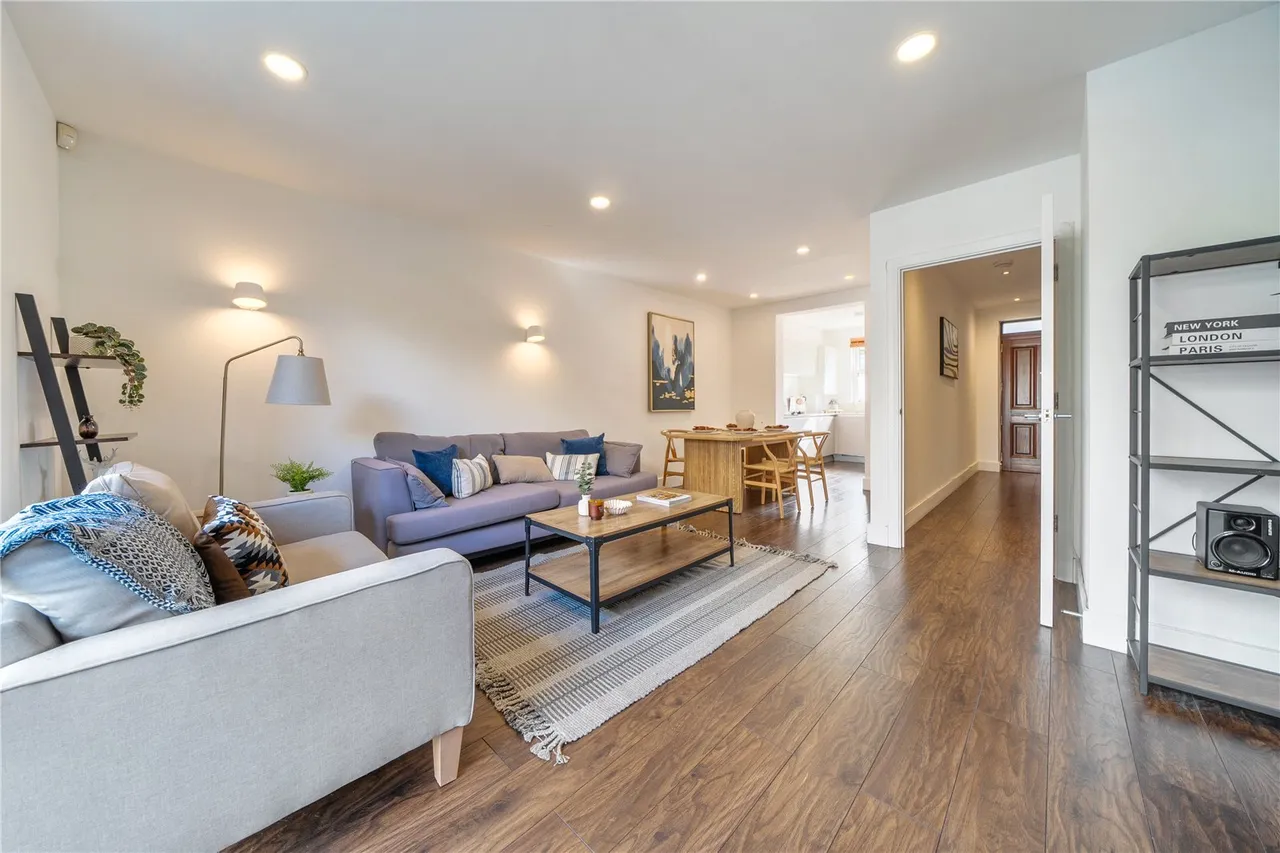 4 bed house for sale, Pages Walk, London, SE1