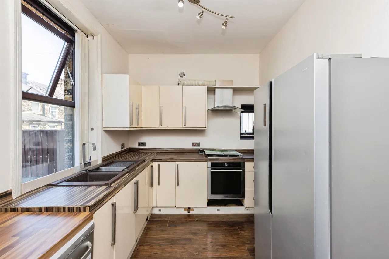 Runswick Terrace, Bradford, photo 4