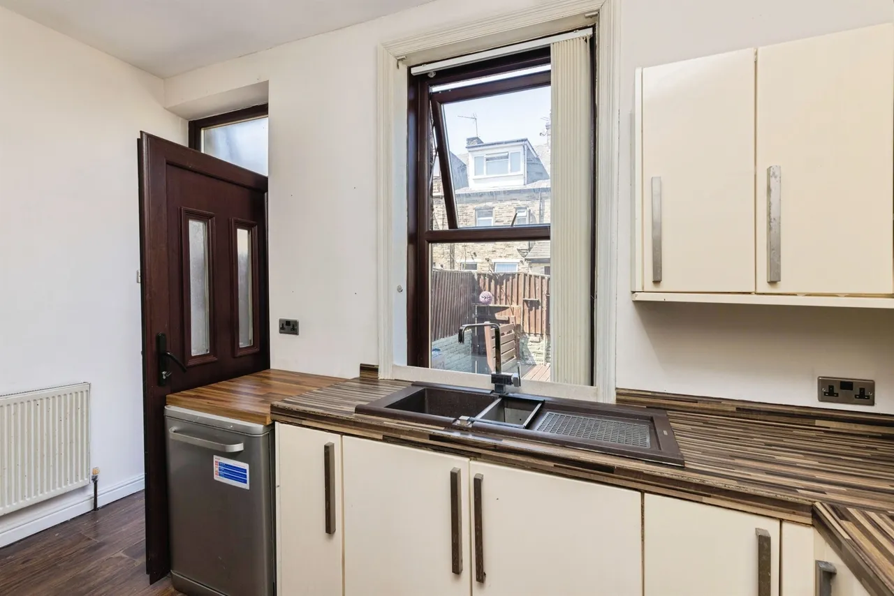 Runswick Terrace, Bradford, photo 5